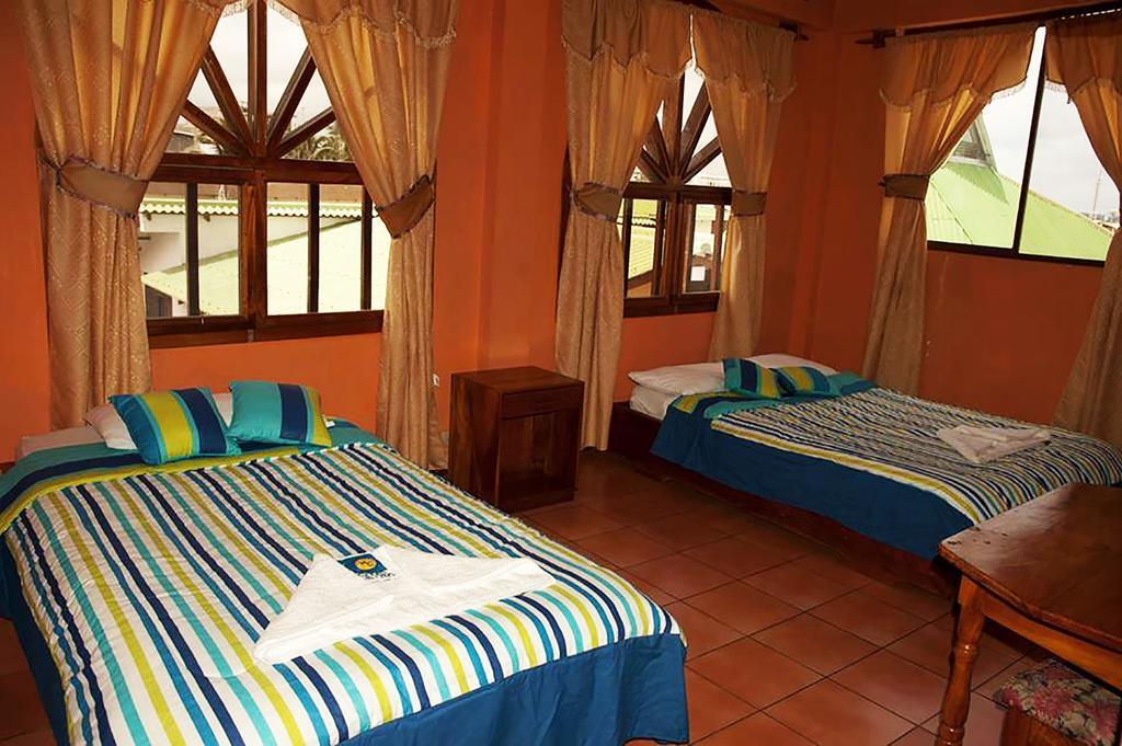Hostal Castro Galapagos Puerto Ayora  Habitación foto
